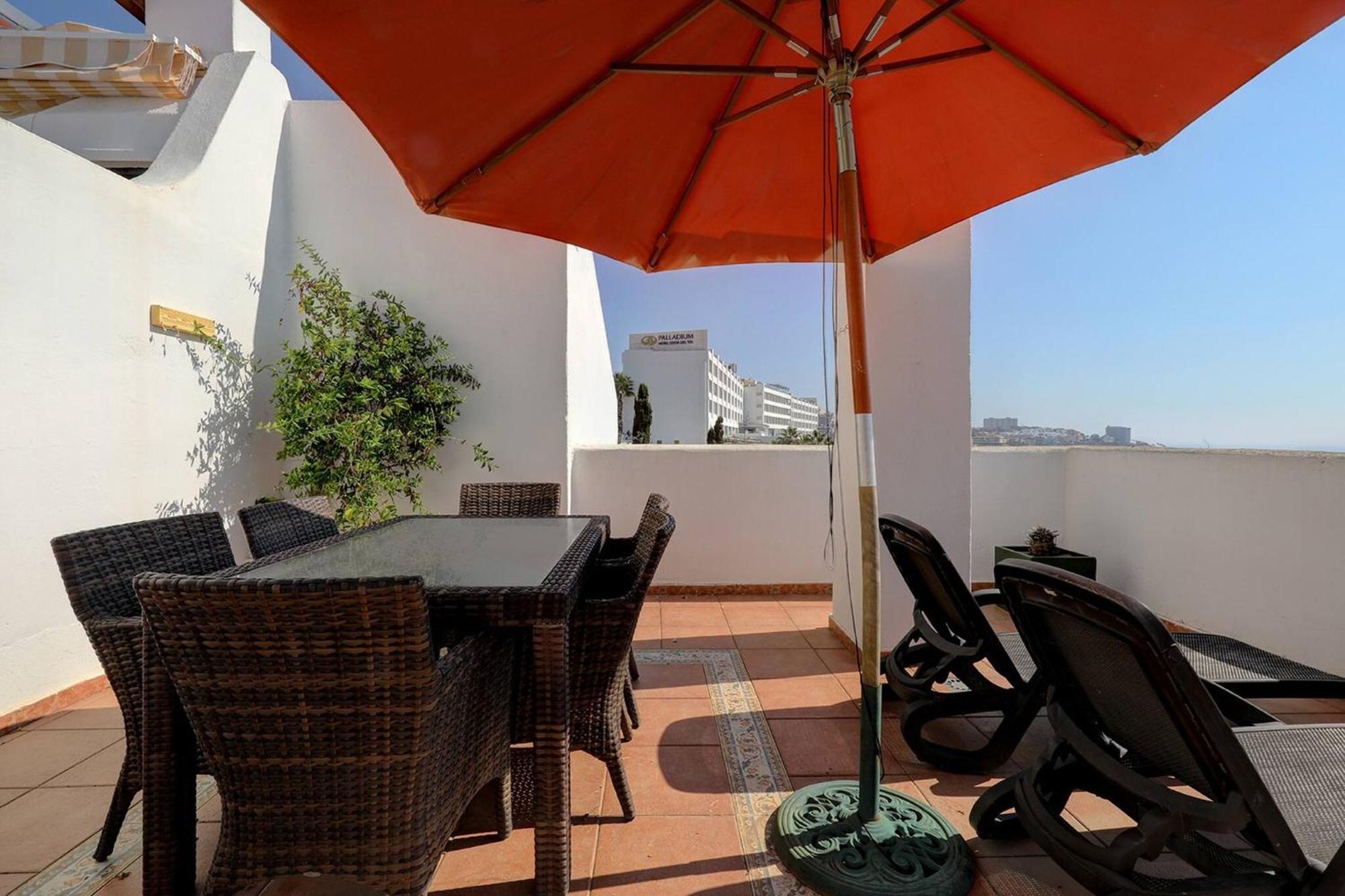 082 - Stunning Sea Views Beachfront Apartment Benalmádena Exteriör bild