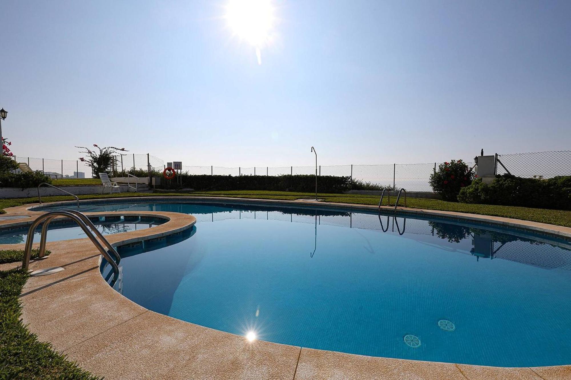 082 - Stunning Sea Views Beachfront Apartment Benalmádena Exteriör bild