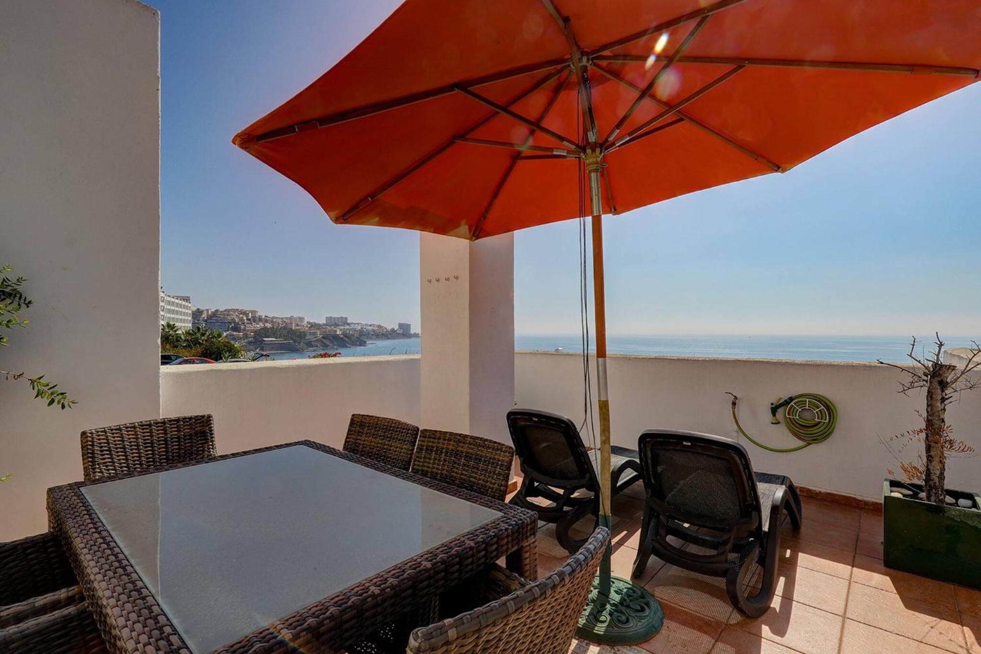 082 - Stunning Sea Views Beachfront Apartment Benalmádena Exteriör bild